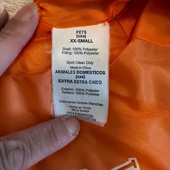 Winter dog coat with removable hood - Picture 4 of 4